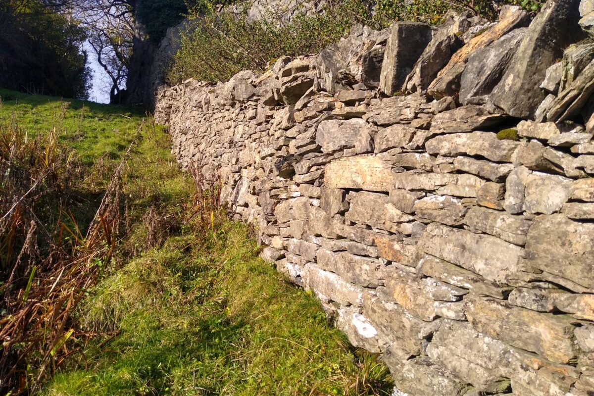 Wall between Baligrundle 1 and 2